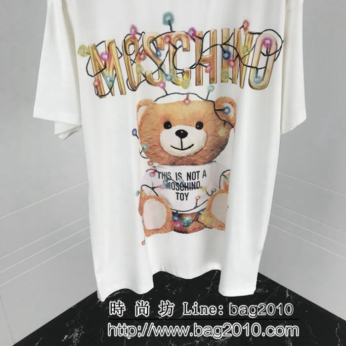 MOSCHIN莫斯奇諾 18ss專櫃最新 聖誕限定款 最新閃粉工藝 男款白色短袖 ydi2455